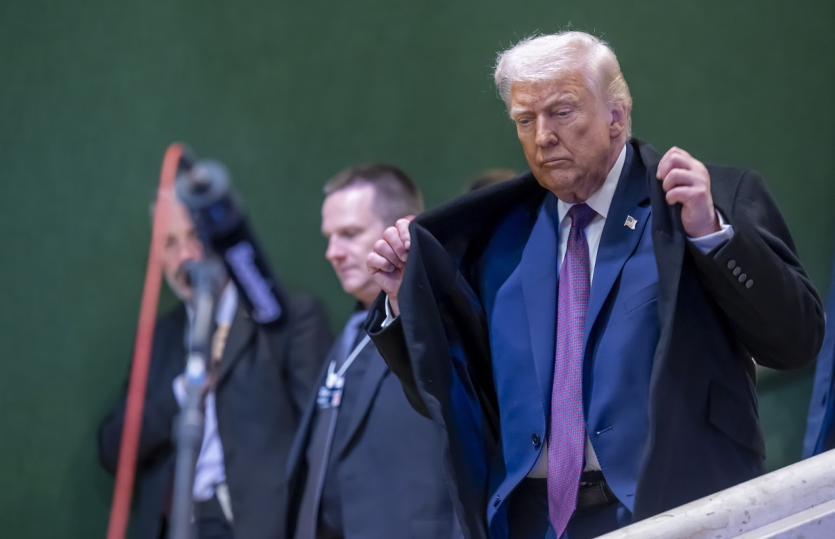 Skąd siniak na ręce Trumpa? Biały dom ucina spekulacje!