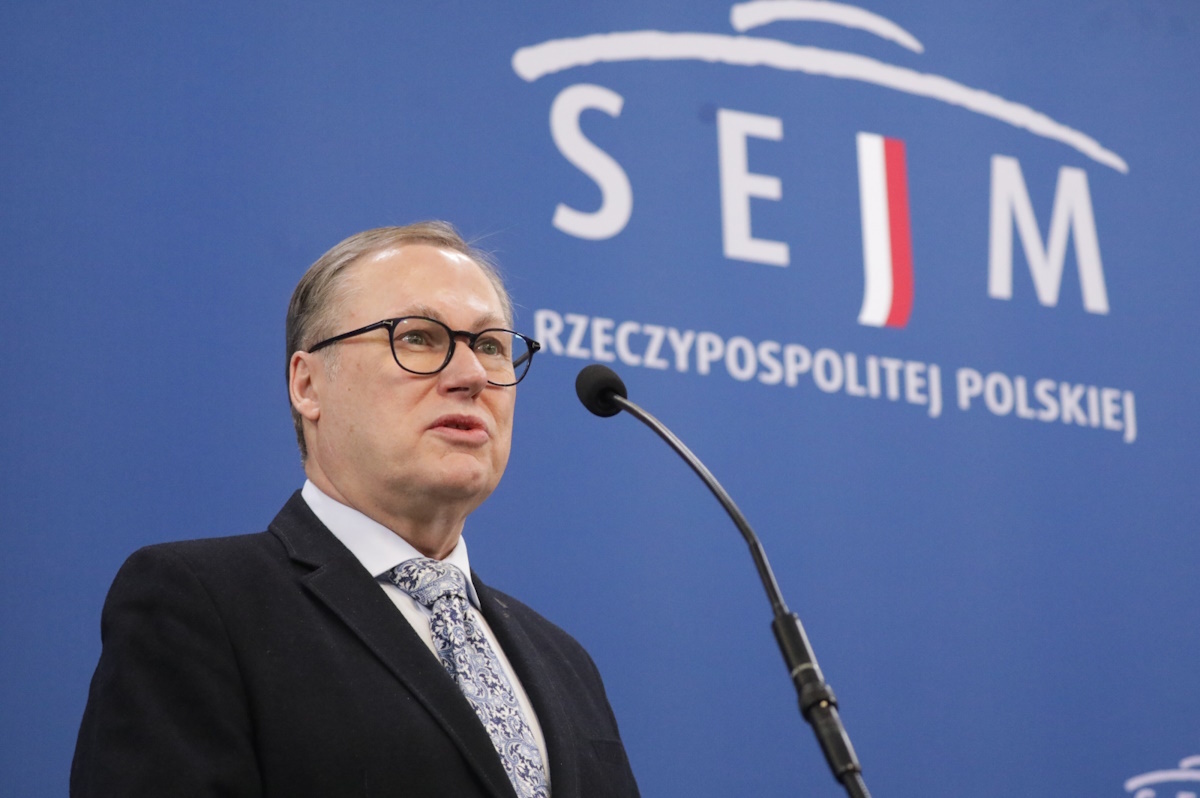 Rząd wspiera lichwę? Senator Bierecki przedstawia projekt ustawy