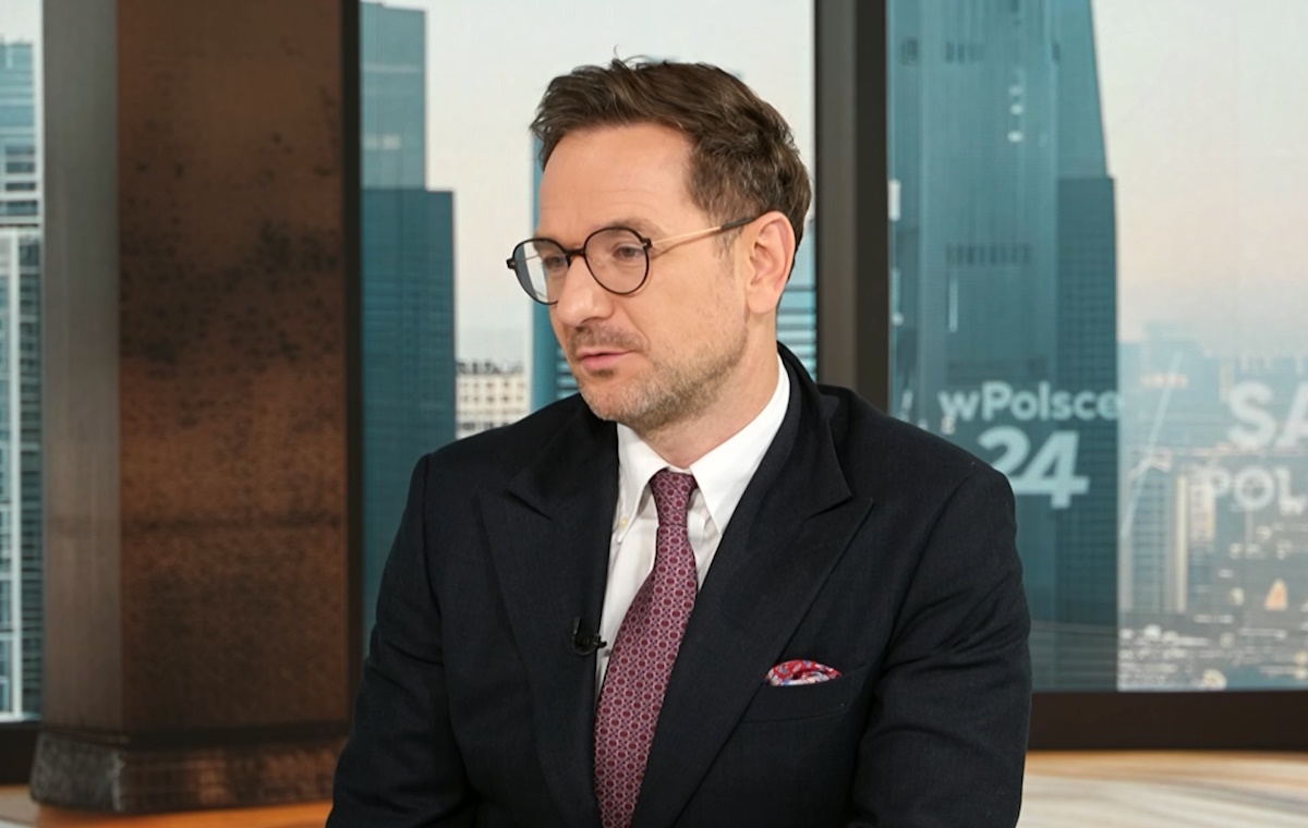 Buda: Tusk szczypie prezydenta za nogawkę, jak mały ratlerek