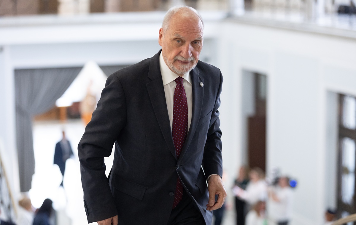 Neo-prokuratura chce uchylenia immunitetu Macierewicza!