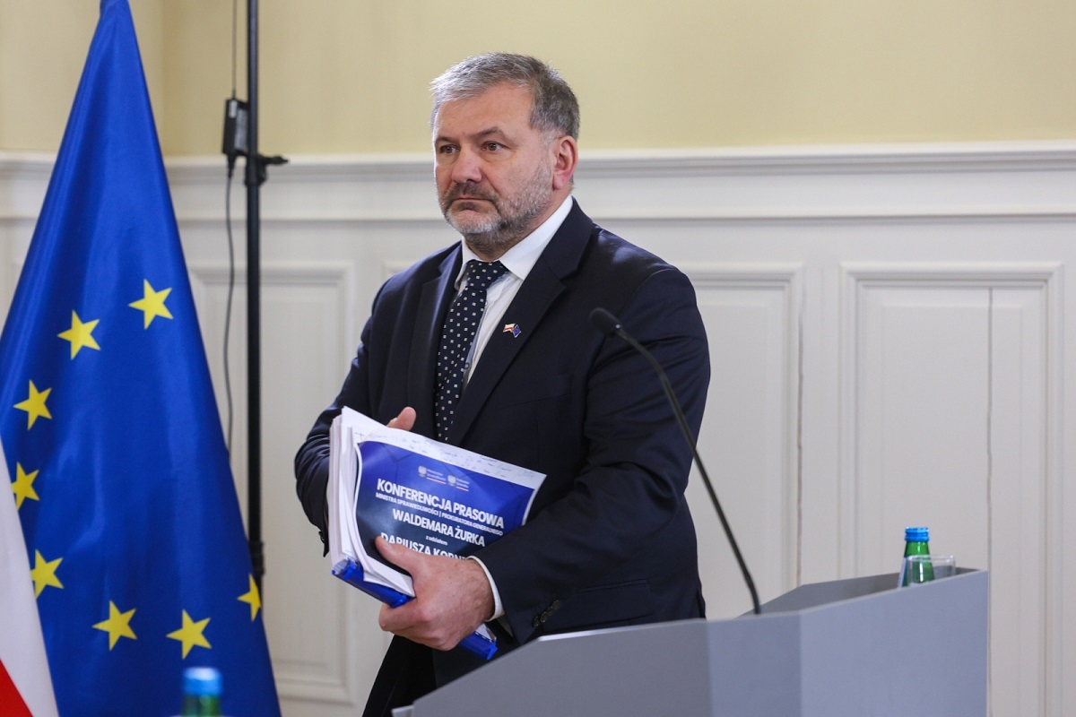 Prywatny proces Żurka. Dlaczego bierze w nim udział prokuratura?