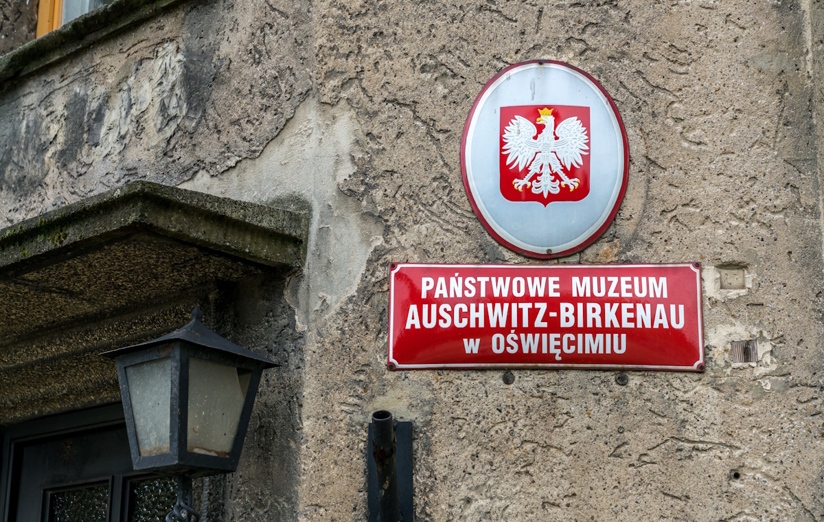 Dyrekcja Muzeum Auschwitz tłumaczy się ze skandalu