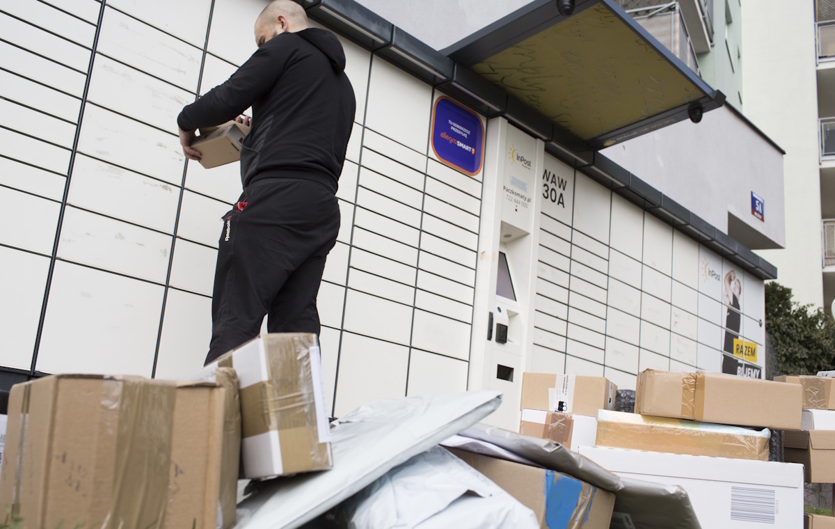 Zmiany na Allegro! Sąd wydał postanowienie. Co na to InPost?