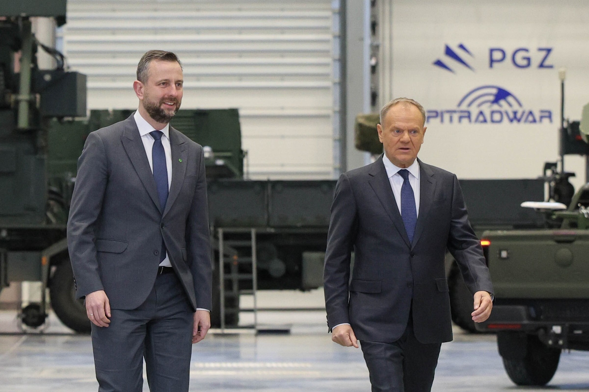 Były szef MON o SAFE: Ekipa Tuska posługuje się propagandą