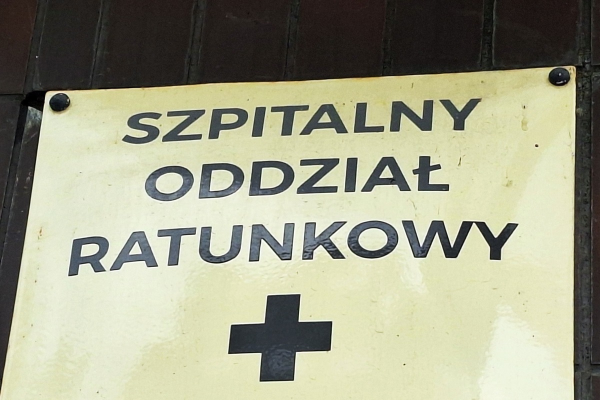 Likwidują porodówki. Sójka: Igranie z życiem matki i dziecka