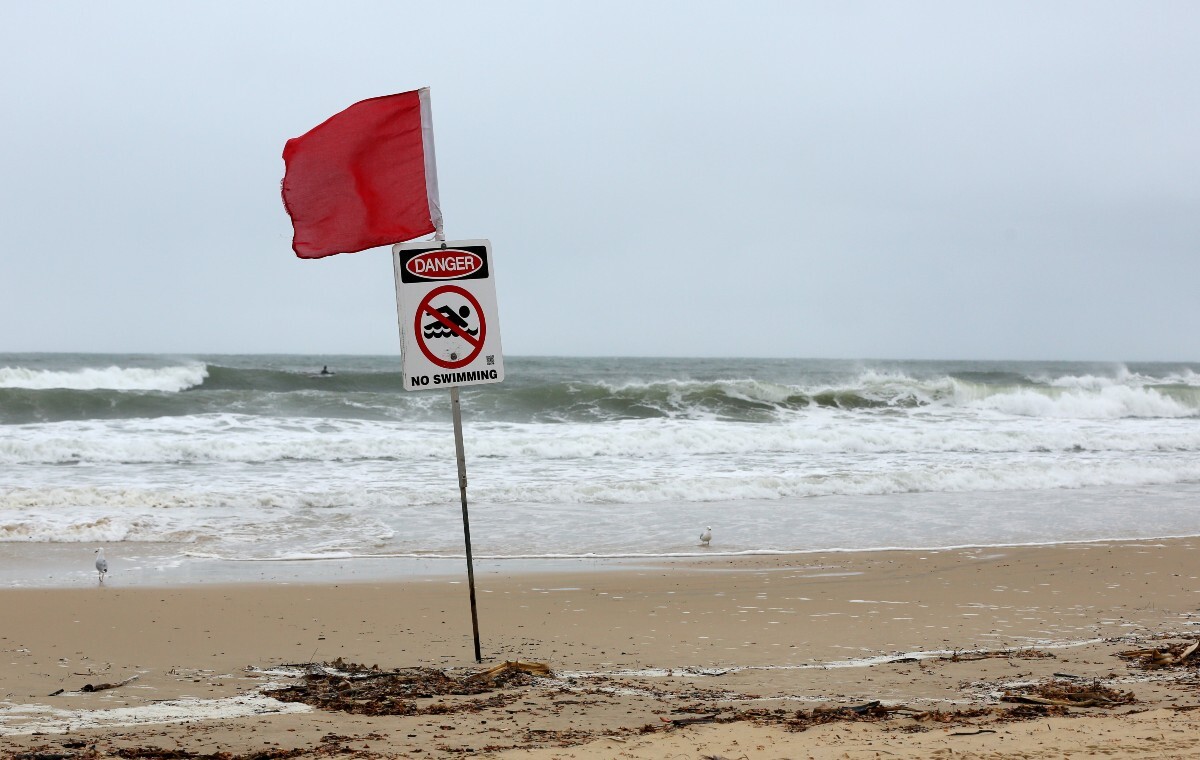 13-latek przepłynął cztery kilometry, by uratować rodzinę!