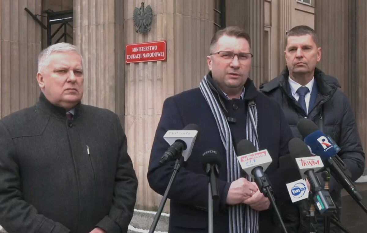 Czarnek alarmuje: W polskiej oświacie panuje chaos