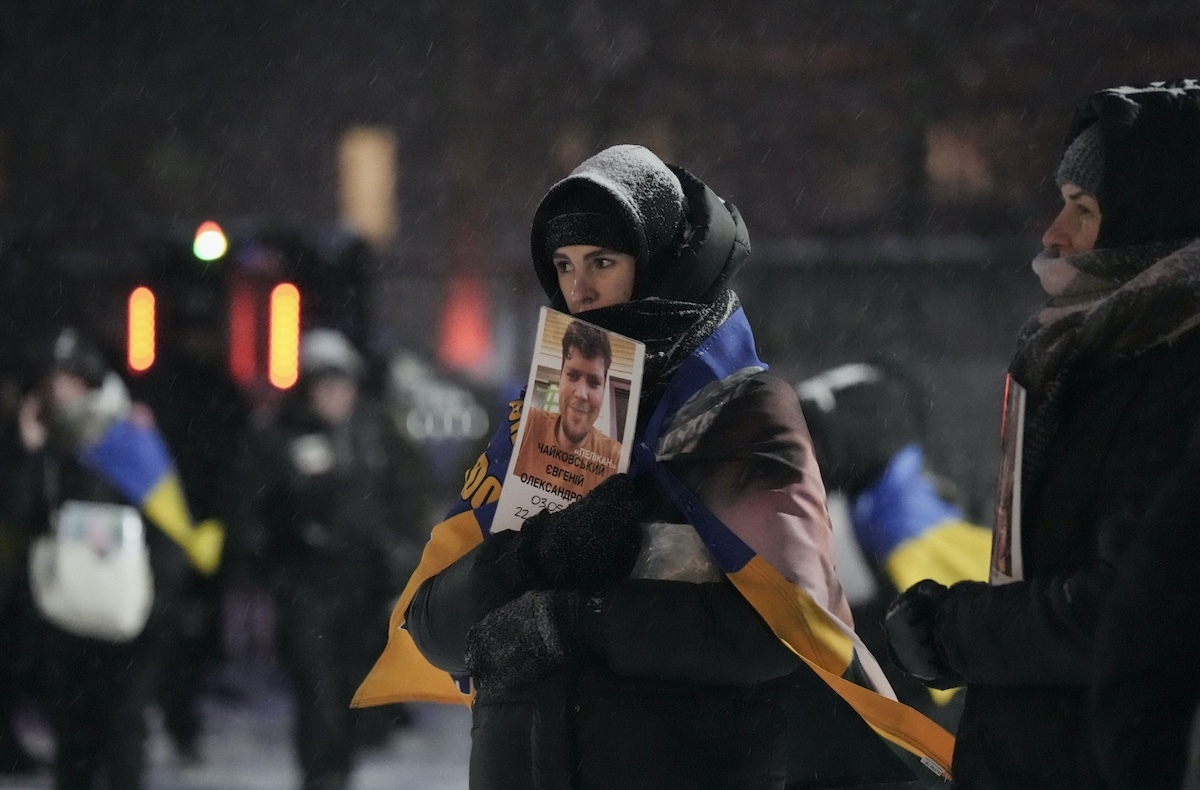 Ukraina i Rosja wymieniły się jeńcami. "Mój synek jedzie!"