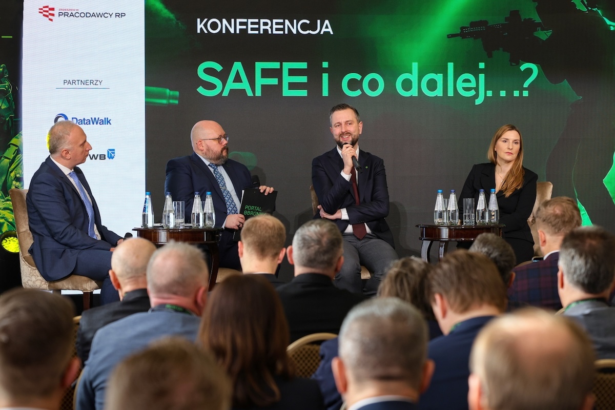 Szef MON wychwala program SAFE. "Fakty są po naszej stronie"