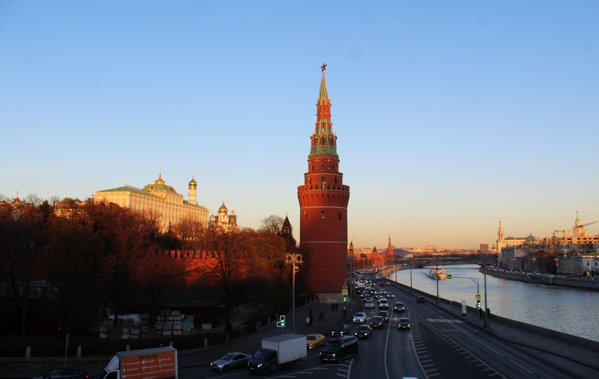 Kreml odrzuca oskarżenia o otrucie Nawalnego. "Są tendencyjne"