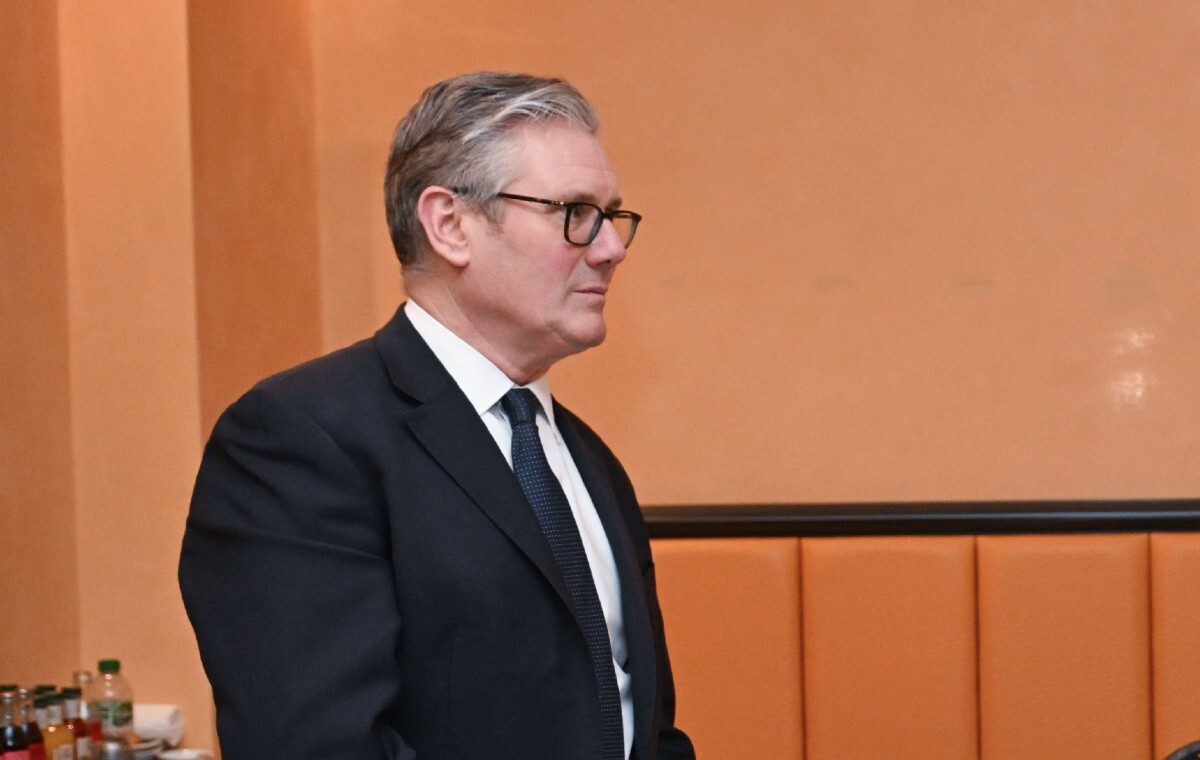 Koniec dostępu dzieci do chatbotów? UK reaguje na nadużycia AI