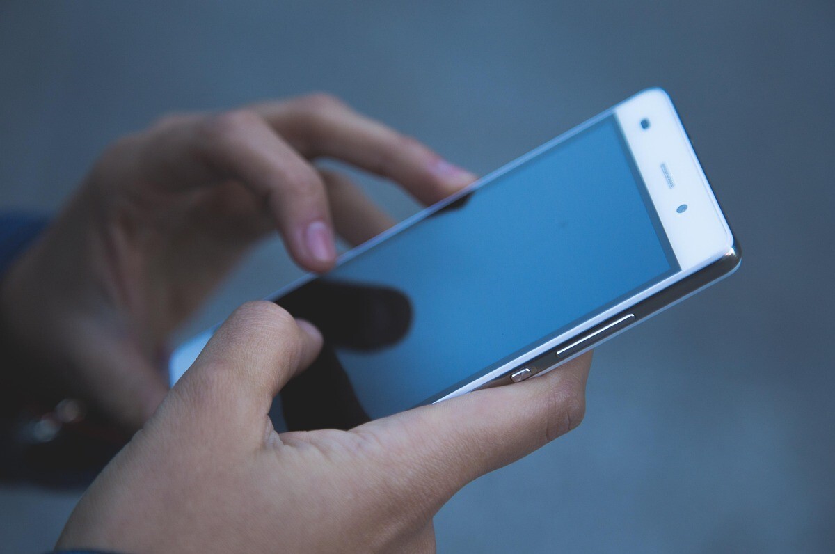 Irlandia prześwietli internetowe "dziecko" Muska