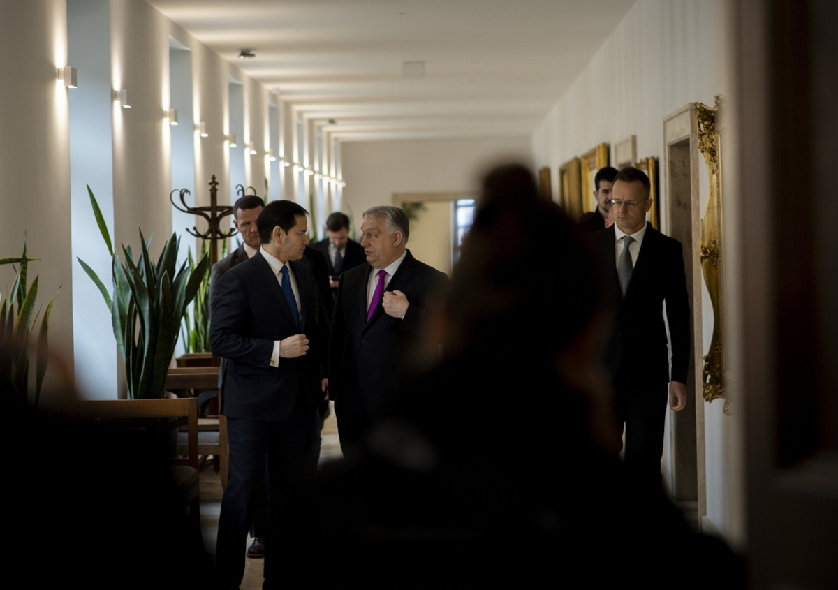 Peter Szijjarto ostrzega: Ingerencja w wybory osi Kijów-Bruksela