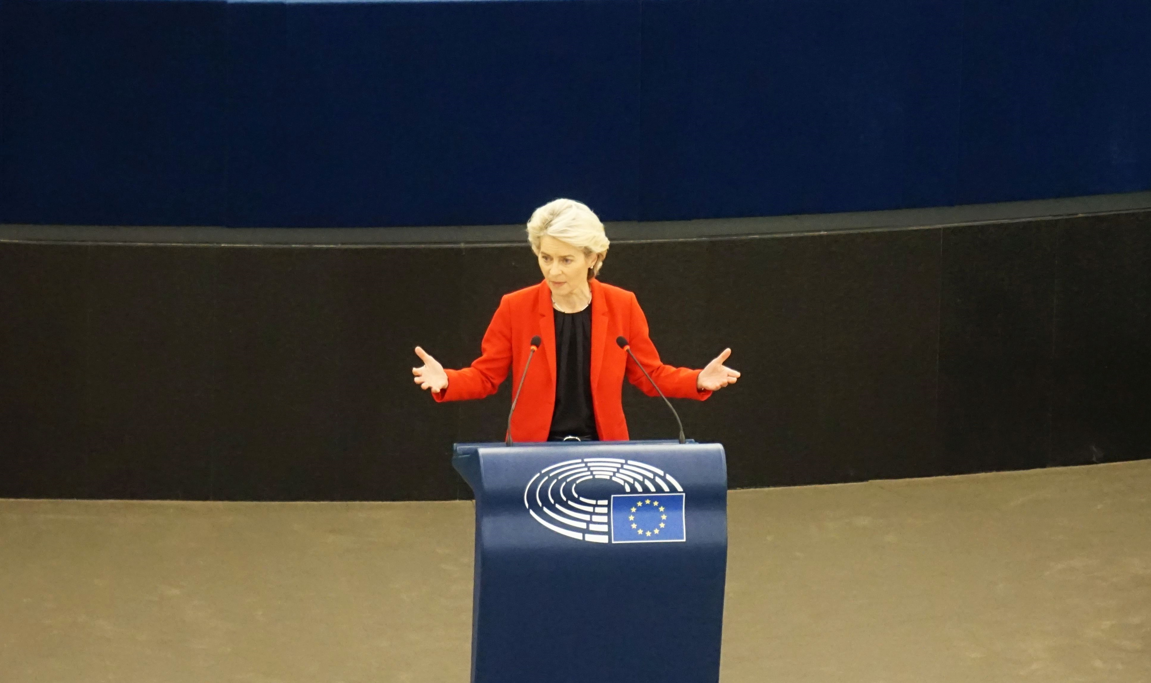 Surowce przez cały czas w politycznej grze. Będzie zakaz dla ropy z Rosji