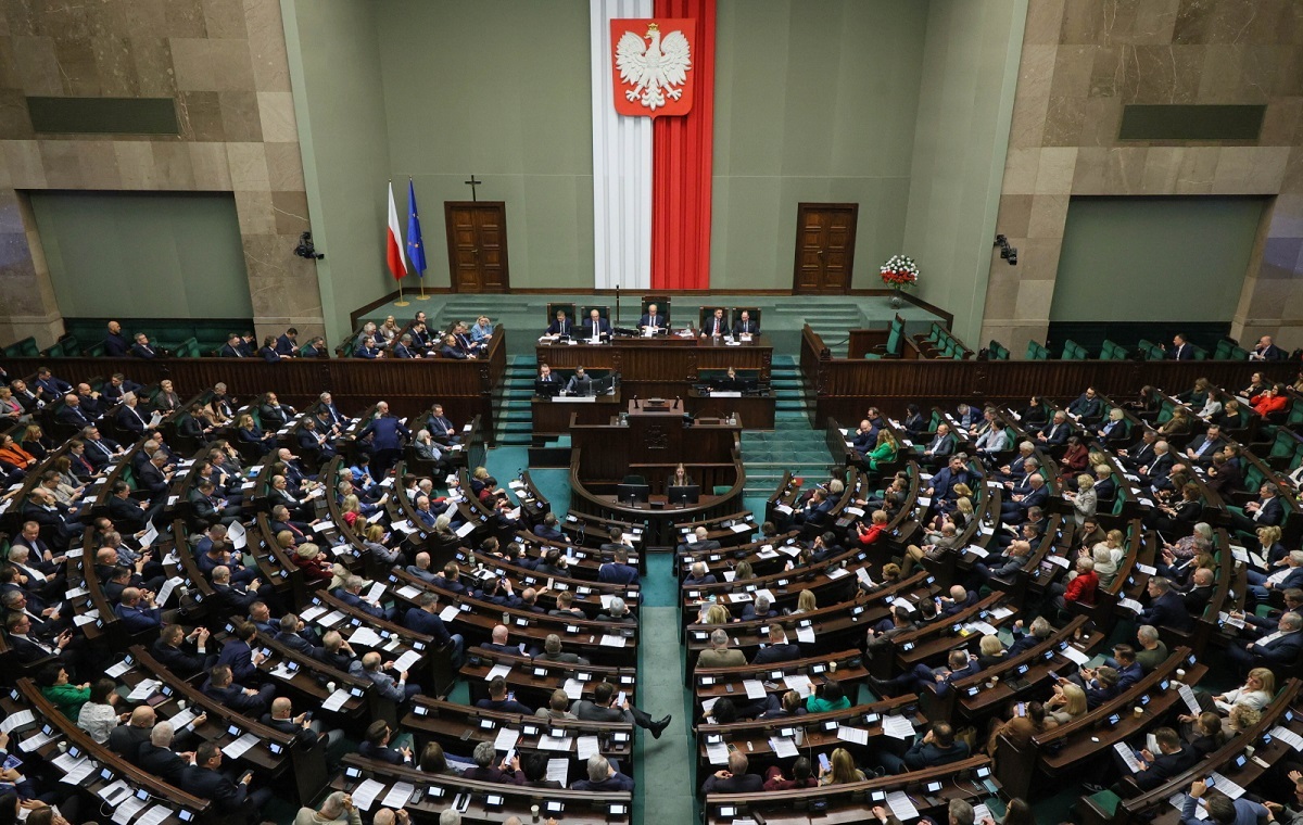 SONDAŻ. Pyrrusowe zwycięstwo KO. PSL i Polska 2050 poza Sejmem