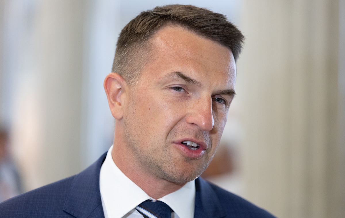 Szłapka's full   disgrace regarding milestones in SAFE