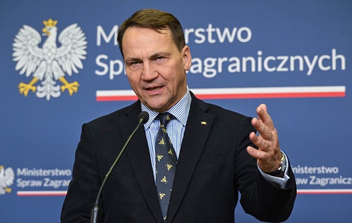 Bezczelność! Sikorski: Akcja ewakuacyjna nie byłaby racjonalna