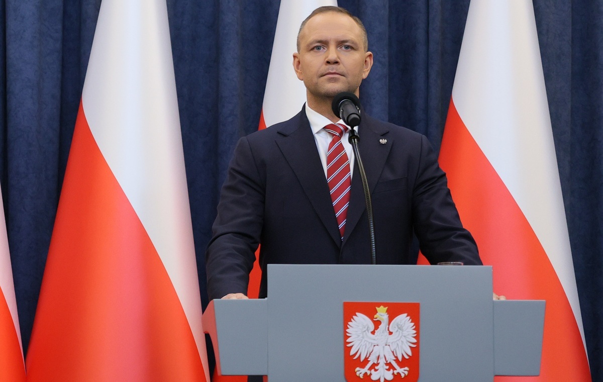 The president   signed a decision to usage  the army for evacuation!