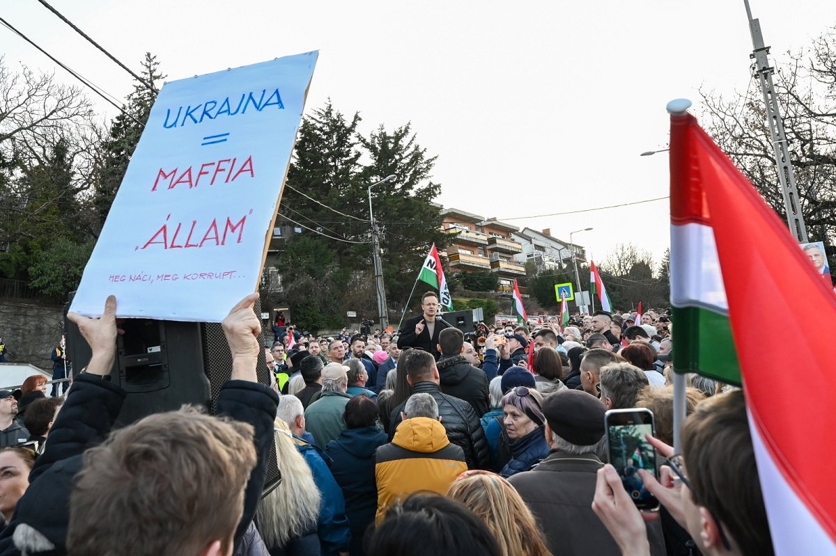 Szijjarto przed ambasadą Ukrainy: "Nie jesteśmy nic winni"