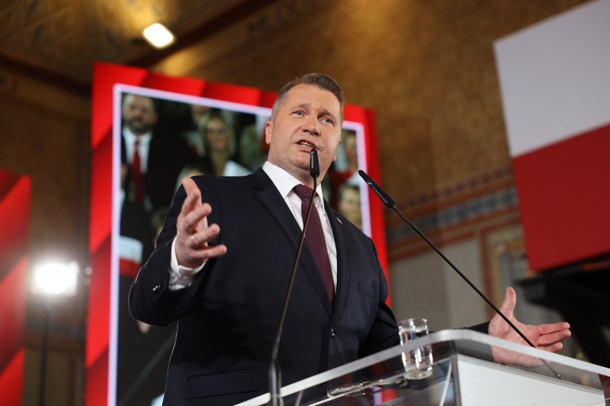 "Czterech pancernych i psiecko". Prof. Czarnek dosadnie!