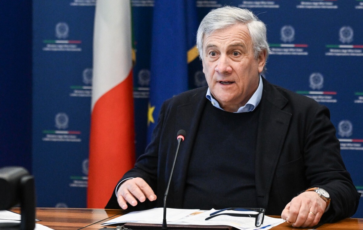 Paraliż lotniczy po atakach na Iran. Tysiące Włochów już w kraju