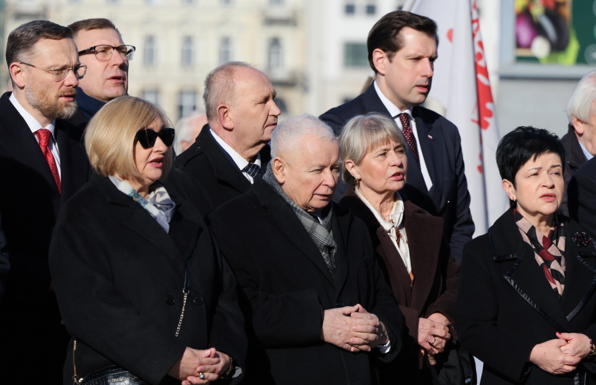 Prezes PiS na pl. Piłsudskiego: Mimo tej furii zwycięży Polska