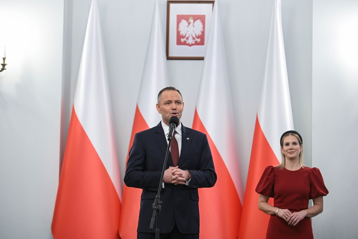 Narracja o "wetomacie" się nie przyjęła. SONDAŻ CBOS