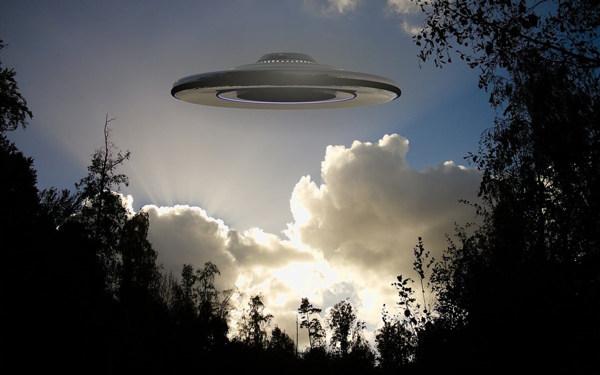 Niemcy zaniepokojeni. Lawinowo zgłaszają, iż widzieli... UFO!