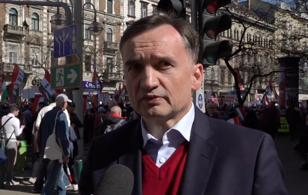 TYLKO U NAS. Ziobro na Marszu Pokoju w Budapeszcie