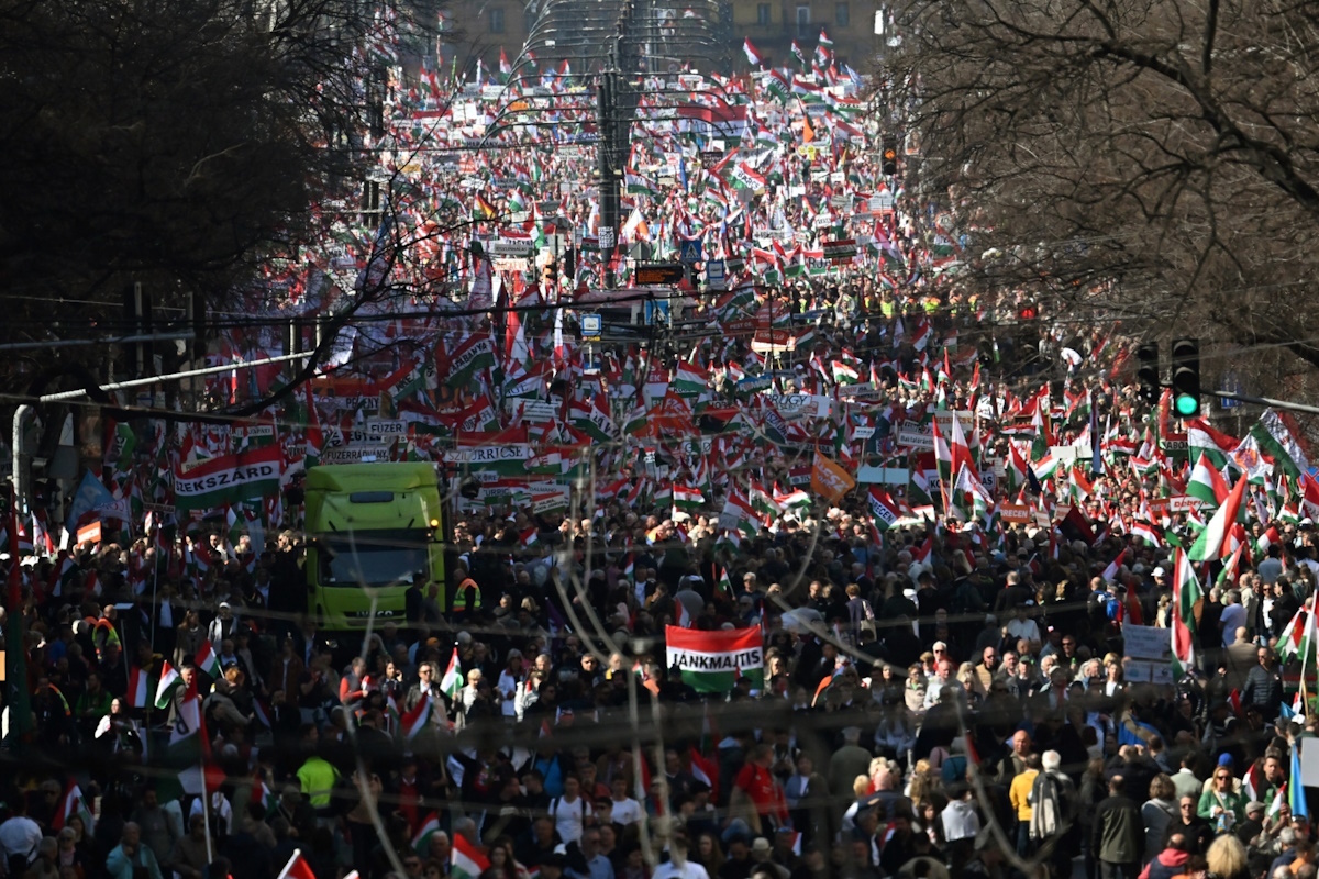 Tak wyglądał wielki marsz w Budapeszcie! Odśpiewano też "Rotę"!