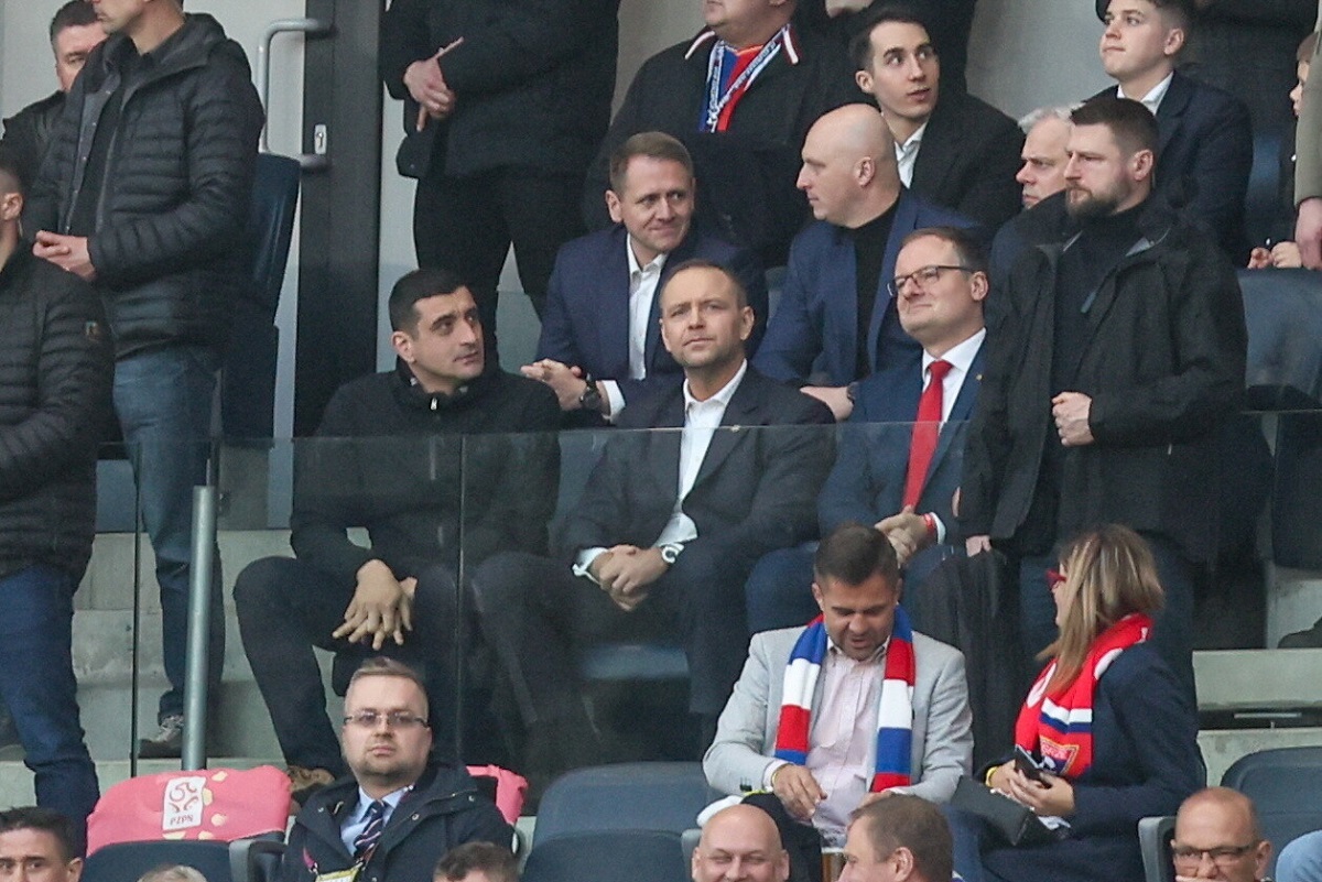 Nawrocki wygwizdany przez kibiców? SPRAWDŹ, jak było naprawdę