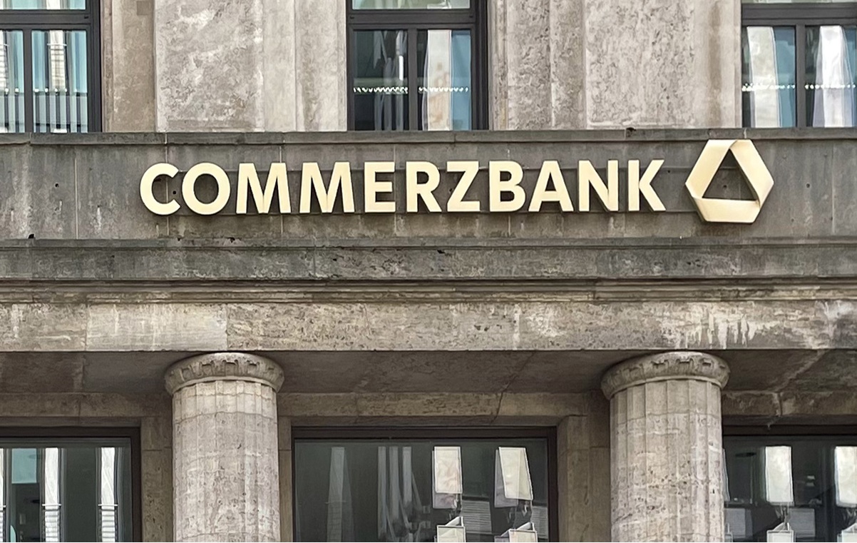 Włosi chcą przejąć Commerzbank. Niemiecki rząd sprzeciwia się