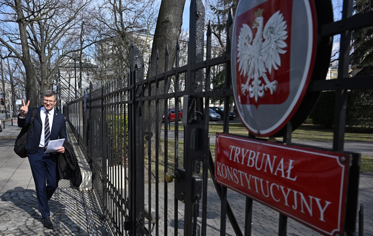 TK odroczył bezterminowo sprawę przepisów o wyborze sędziów