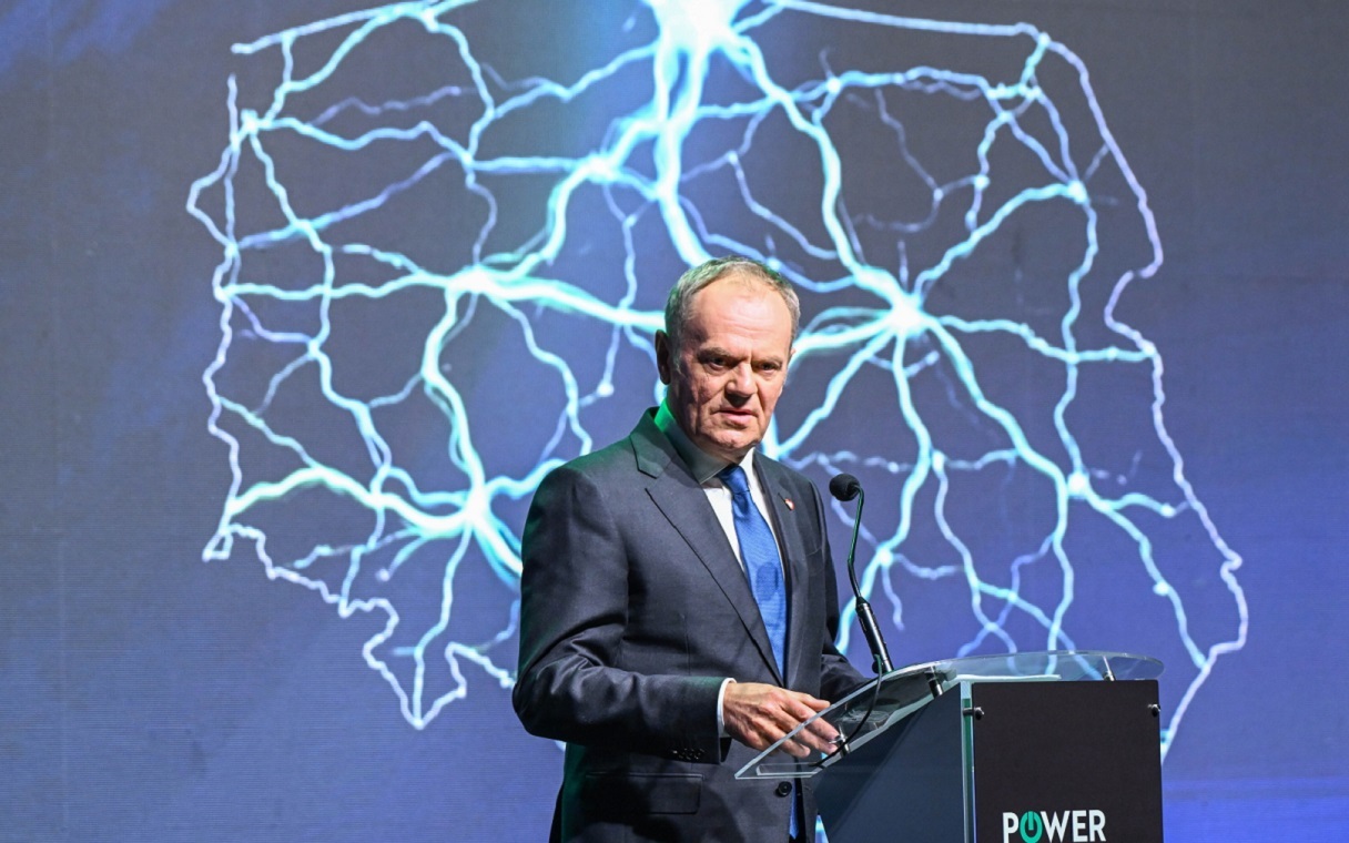 Tusk mówi o energetyce i... zgrywa antyrosyjskiego "jastrzębia"