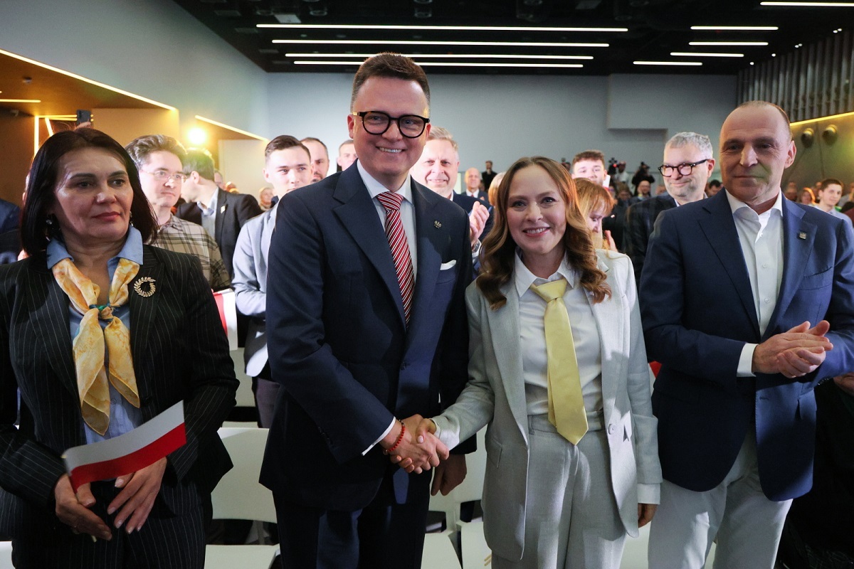 Czy to pomoże? Polska 2050 Szymona Hołowni zmieniła nazwę!