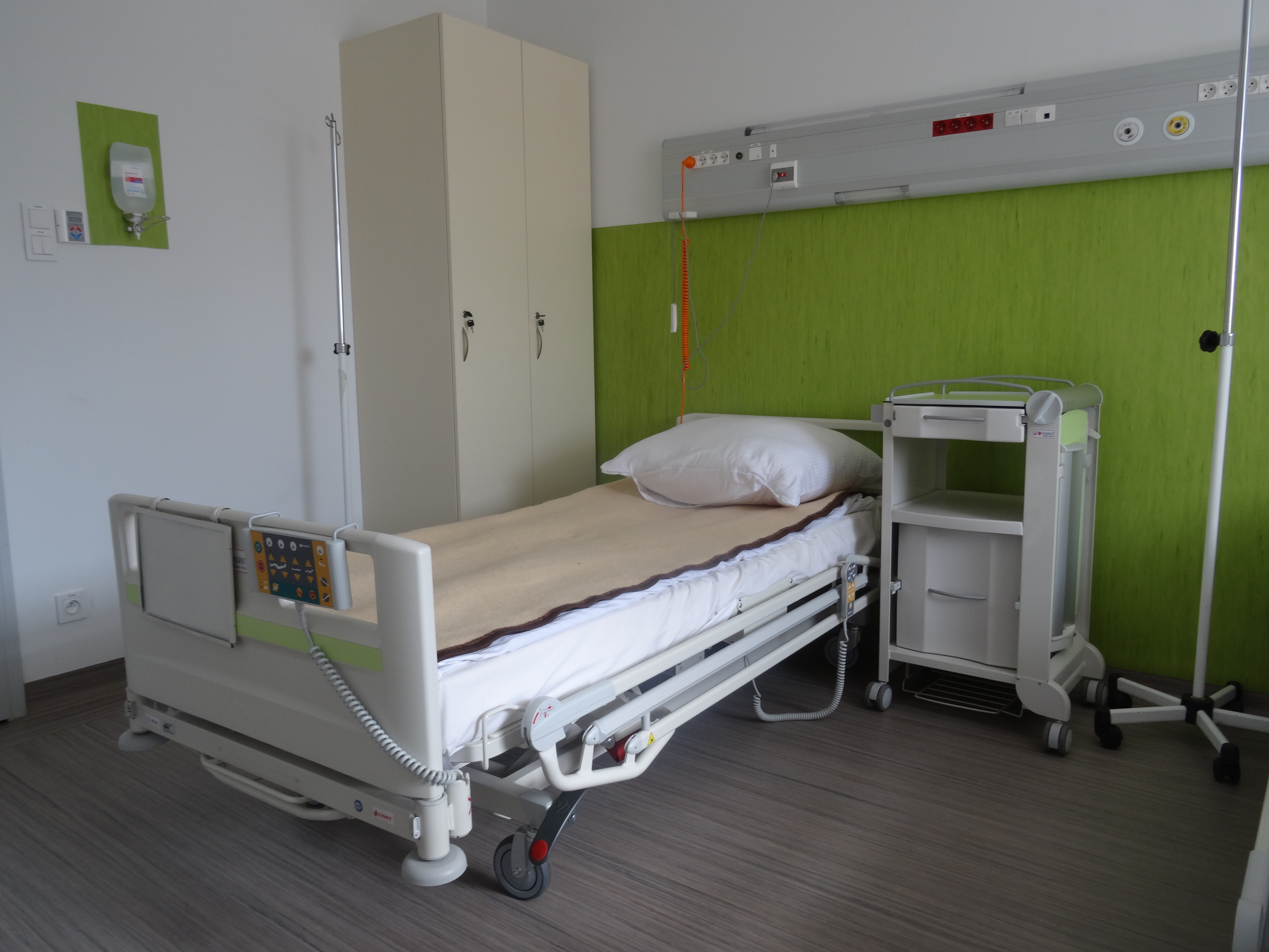 Drastyczne cięcia w służbie zdrowia na 10 mld zł wchodzą w życie