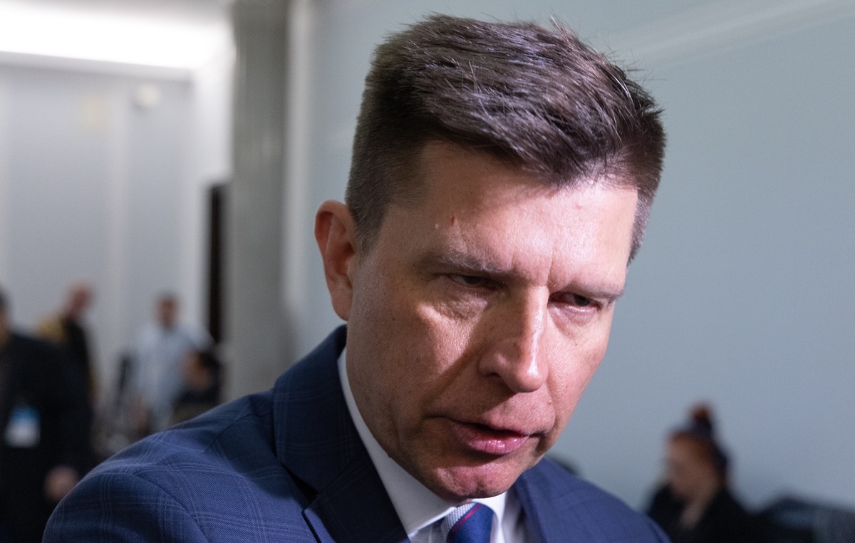 Według Nowoczesny Smerf osoby o niskich dochodach mają... trzy mieszkania