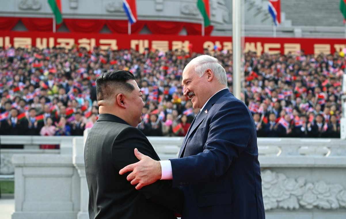 Swój do swego? Łukaszenka odwiedził w Korei Płn. Kim Dzong Una