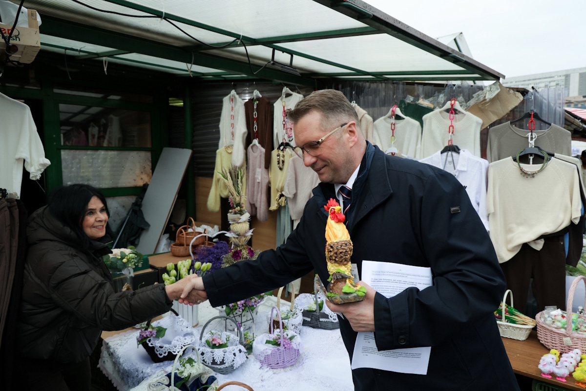 Efekt prof. Czarnka. "Poprawia notowania. To jest kilka punktów"