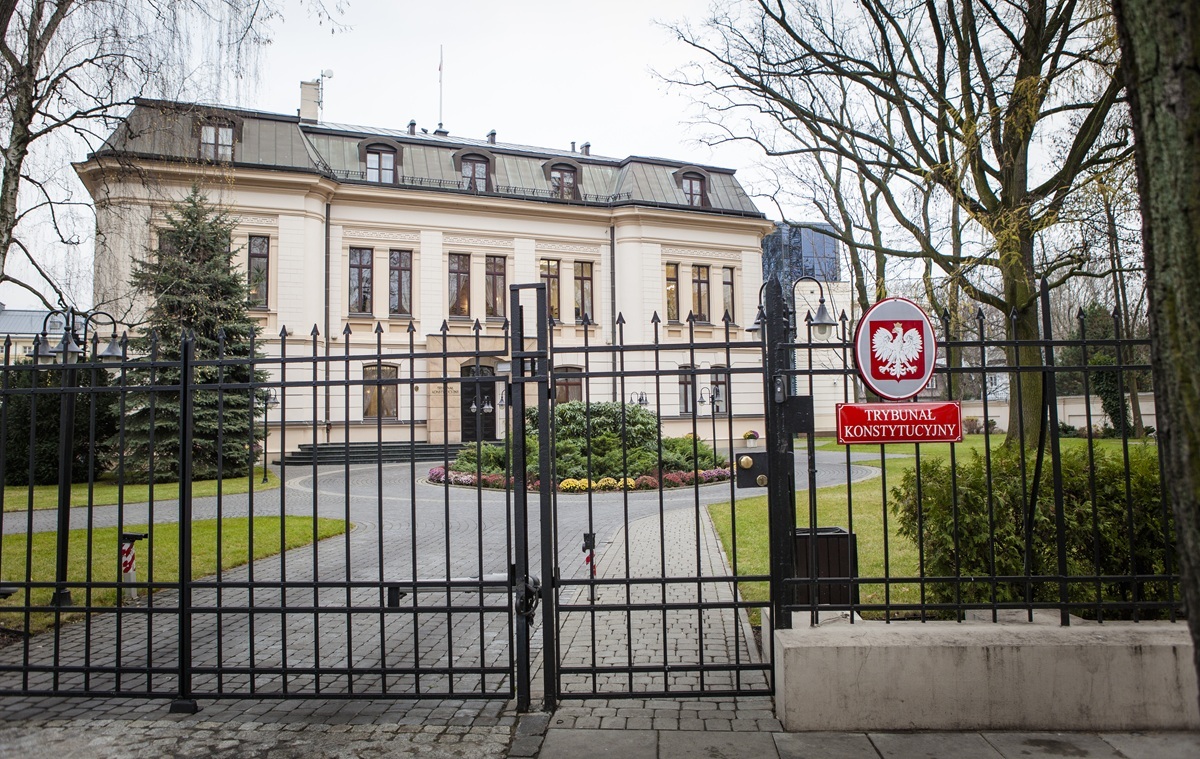 The rulers and Chmaj spin stories regarding the swearing-in of judges