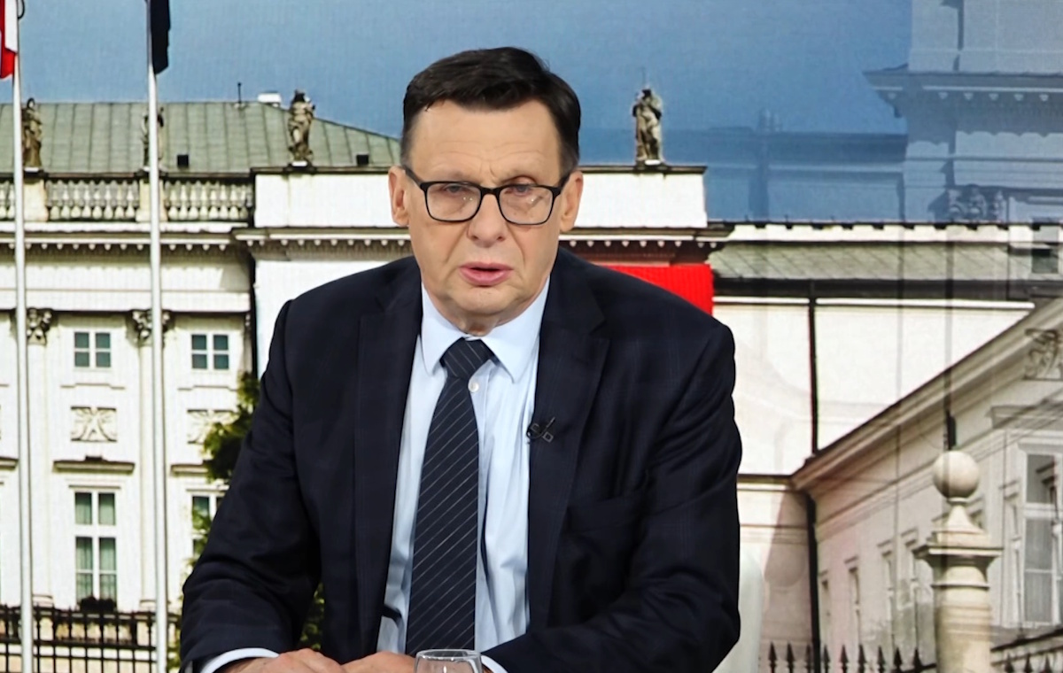 Ast: Prezydent może zaczekać ze ślubowaniem tej 4 do wyroku TK