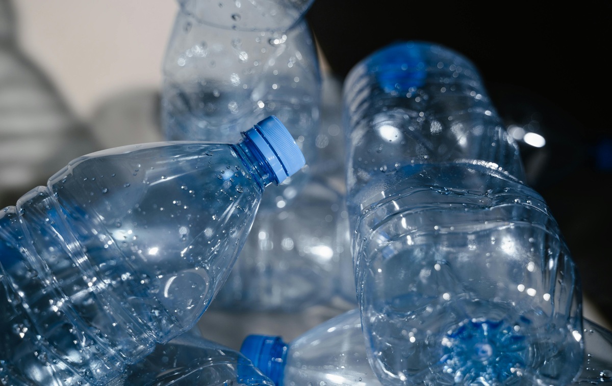 Должны ли поляки зарабатывать дополнительные деньги, собирая мусор? Абсурдный текст!