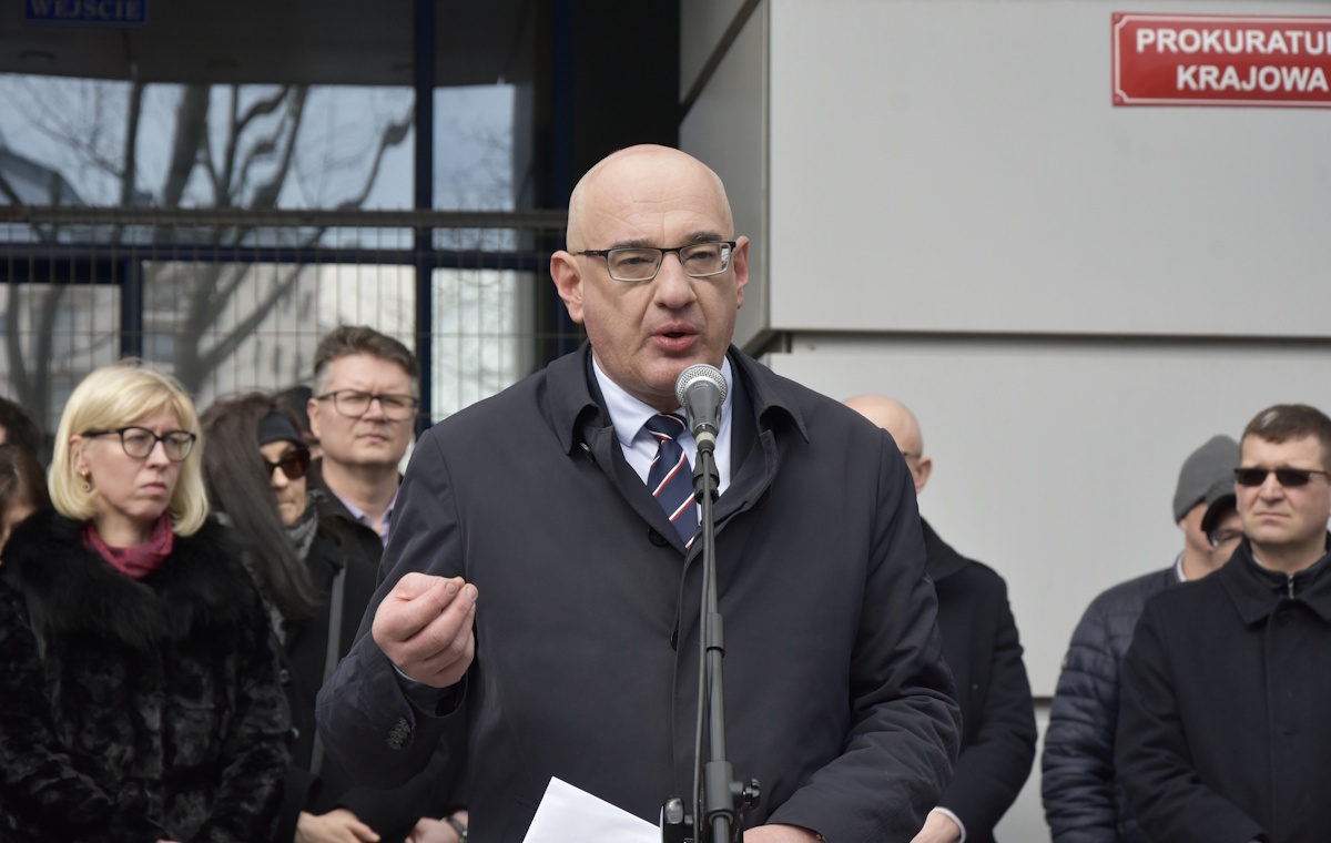 Ostrowski returns to work. "I'll come to PK after the May weekend"