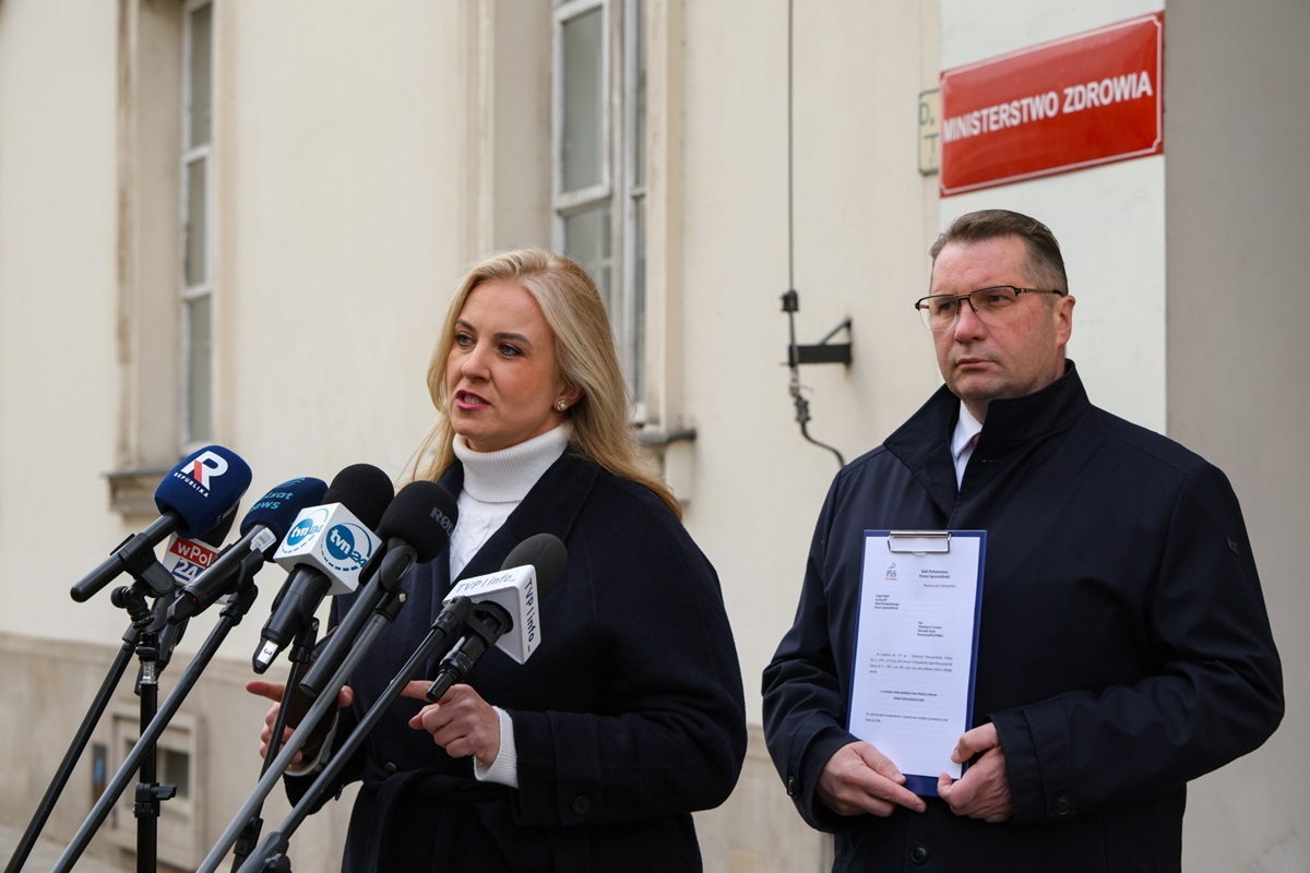 Вотум недоверия министру здравоохранения. «Менеджер по сокращению»