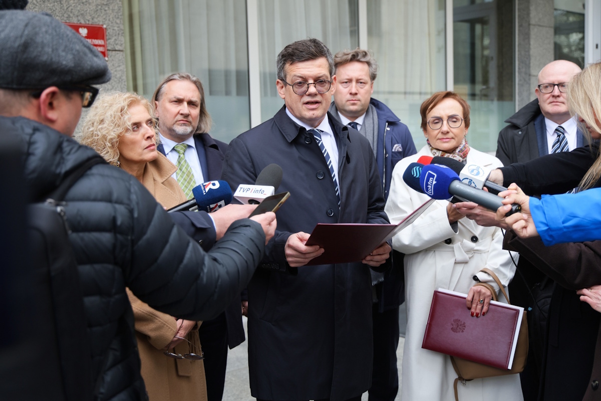 Заявление воображаемых судей Конституционного трибунала. Они подали письма в KPRP