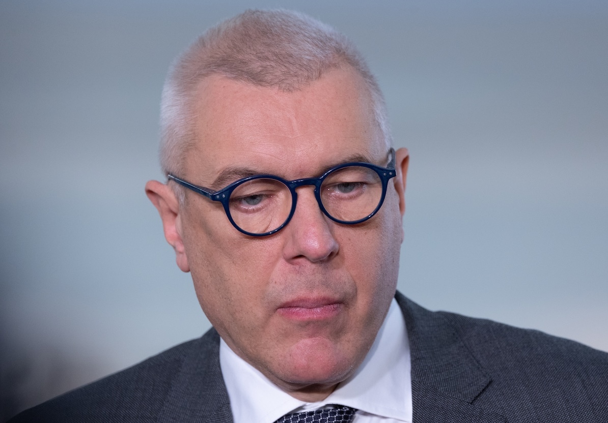 Giertych, immense  amounts of money and a mysterious Russian woman. fresh  arrangements!