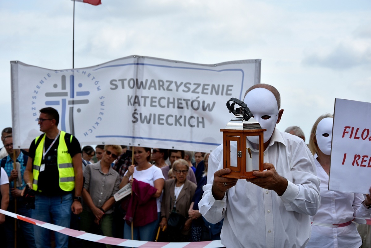 Stowarzyszenie Katechetów Świeckich krytykuje MEN!