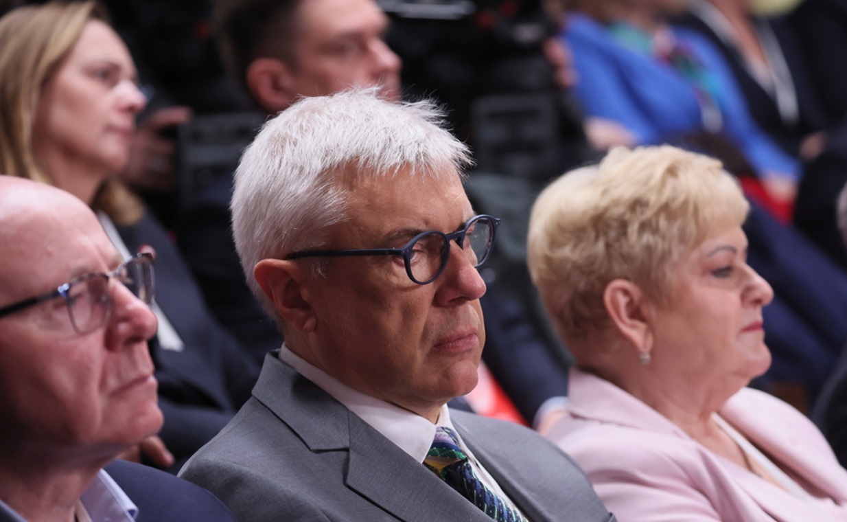 Giertych vs. reporter wPolsce24. Co z przelewami i Rosjanką?