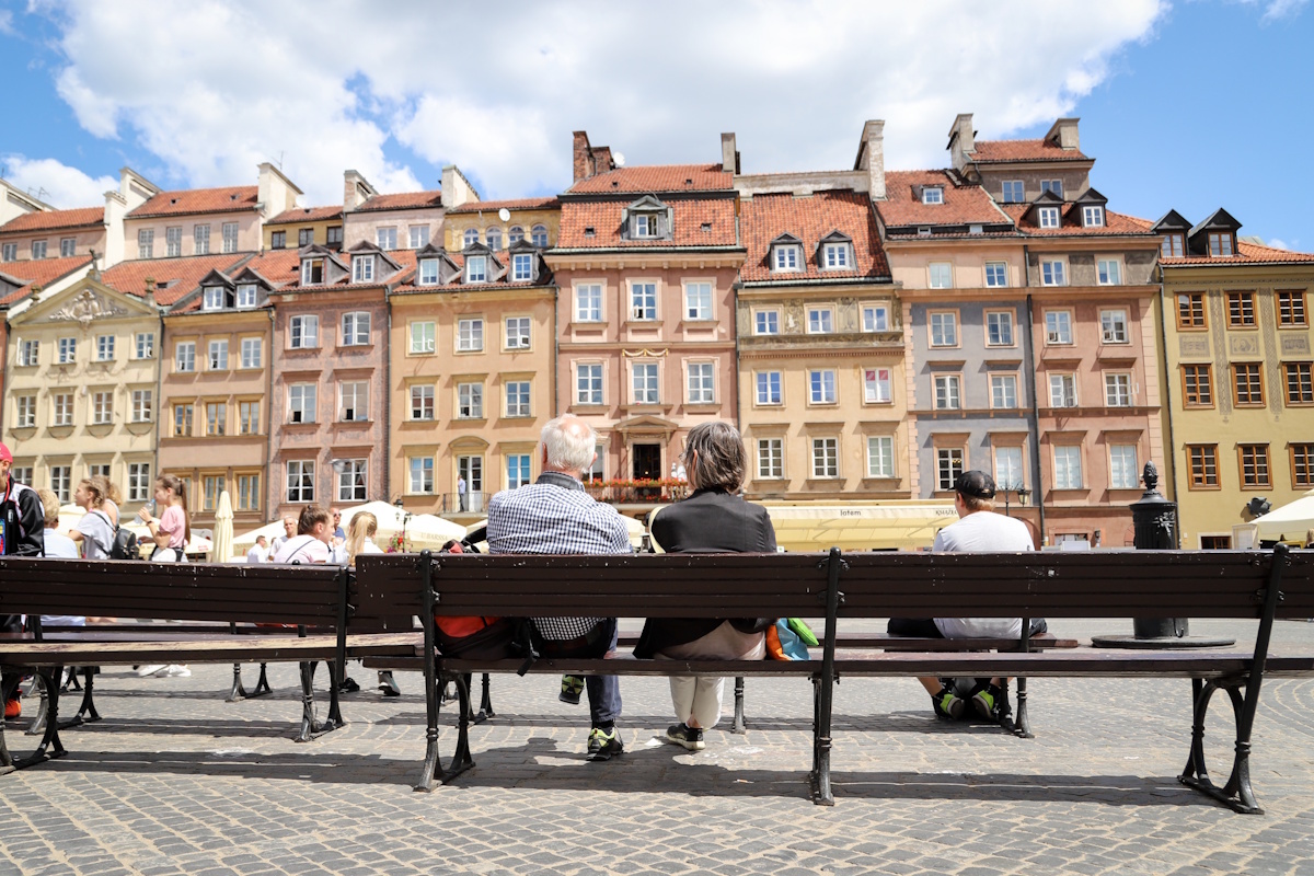 W Polsce przybywa pracujących emerytów. Z czego to wynika?