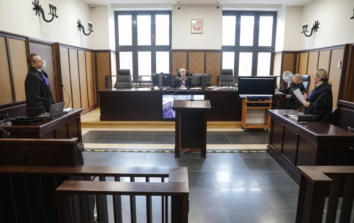 Tusk nie musi przepraszać. Sąd uderzył w prezesa PiS